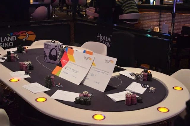 Hier spelen ze voor | 2015/04 - Enschede Poker Series - 500 eu NLHE Main Event 